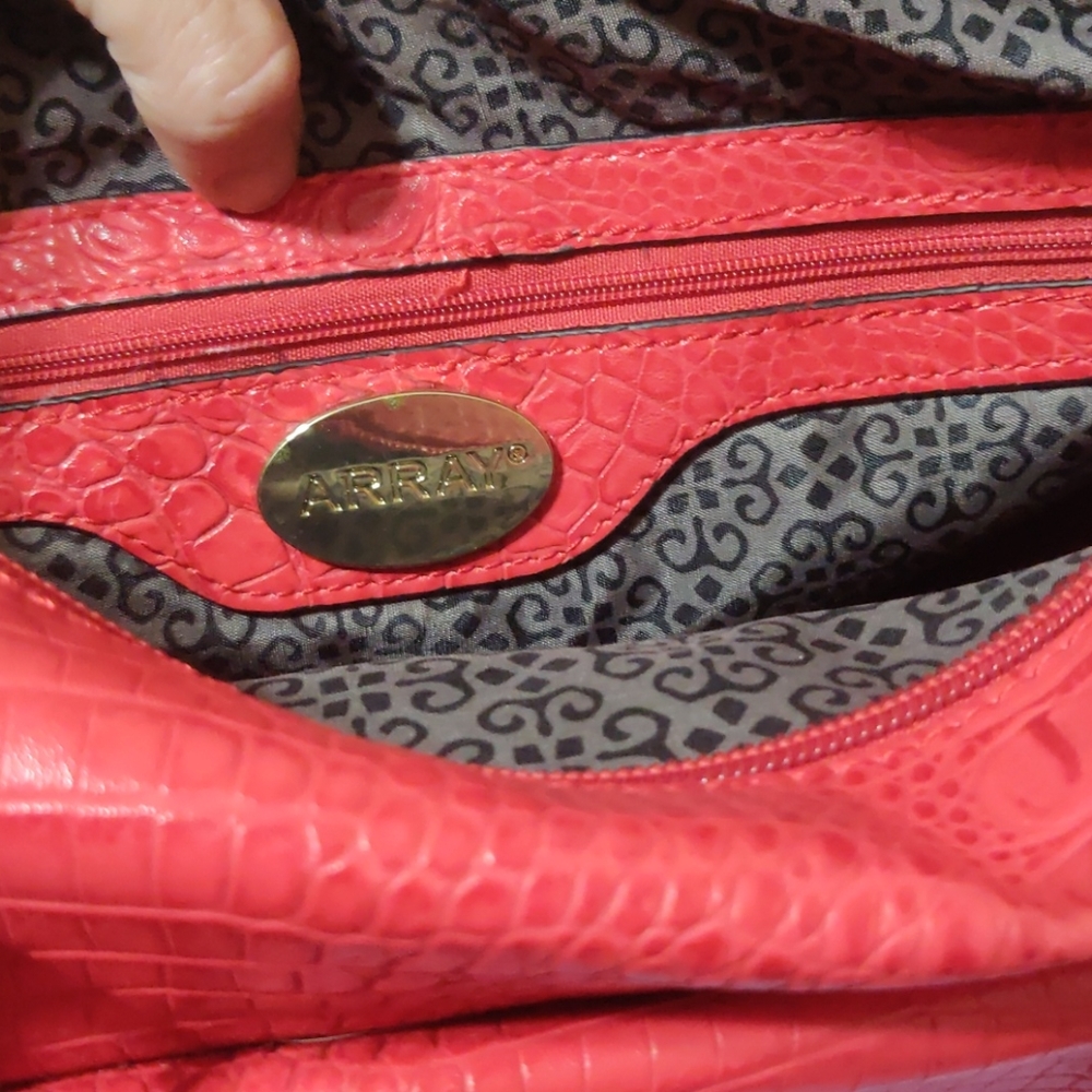 Red Array purse - Picture 3 of 4